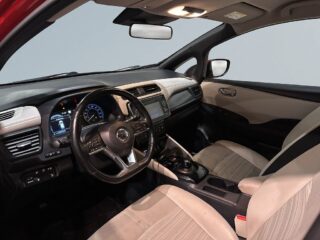 Nissan Leaf Parkeringsvärmare Navigation Backkamera CarPlay SoV – bild 7