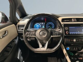 Nissan Leaf Parkeringsvärmare Navigation Backkamera CarPlay SoV – bild 9