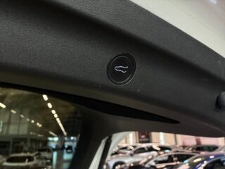Tesla Model Y Performance S&V-Hjul/Drag/Kamera/Värmepump/Pano/Navi – bild 19