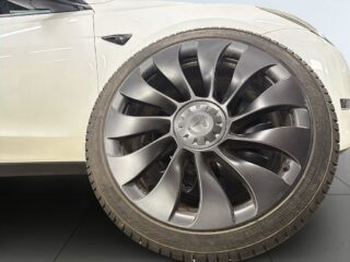 Tesla Model Y Performance S&V-Hjul/Drag/Kamera/Värmepump/Pano/Navi – bild 14