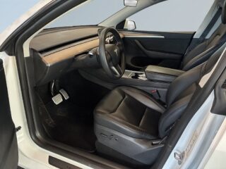 Tesla Model Y Performance S&V-Hjul/Drag/Kamera/Värmepump/Pano/Navi – bild 7