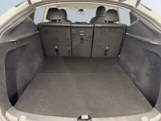 Tesla Model Y Performance S&V-Hjul/Drag/Kamera/Värmepump/Pano/Navi – bild 12