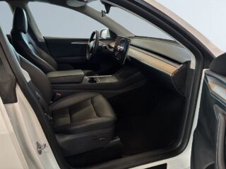 Tesla Model Y Performance S&V-Hjul/Drag/Kamera/Värmepump/Pano/Navi – bild 10
