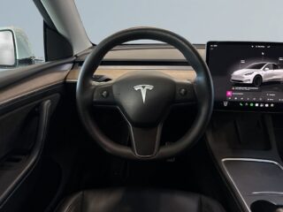 Tesla Model Y Performance S&V-Hjul/Drag/Kamera/Värmepump/Pano/Navi – bild 9