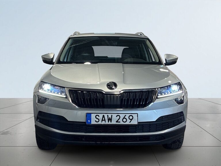 Skoda Karoq 1.0 TSI Style Drag Värmare Kamera Canton Skinn S&V