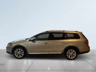 Volkswagen Passat Alltrack 2.0 4M Alltrack Dragkrok M-värmare Backkamera S&V-däck – bild 4