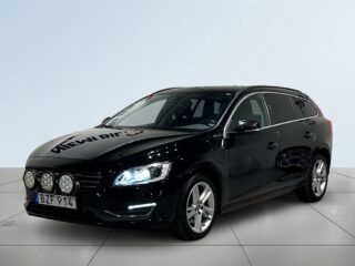 Volvo V60 D5 Twin Engine AWD Momentum Drag Pvärm Psens SoV – bild 16