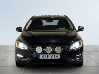 Volvo V60 D5 Twin Engine AWD Momentum Drag Pvärm Psens SoV – bild 2