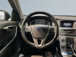 Volvo V60 D5 Twin Engine AWD Momentum Drag Pvärm Psens SoV – bild 9