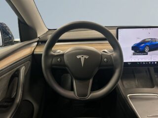 Tesla Model Y Long Range AWD Drag/360°/förkond app/skinn/Pano/S&Vdäck – bild 9