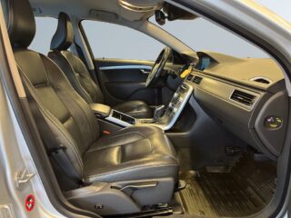 Volvo V70 D4 AWD Classic Drag/Skinn/Elstol/MoK/Dvärm/SoV/Navi – bild 10