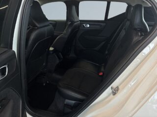 Volvo XC40 T3 Geartronic S&V-Hjul/Psens/Dvärm/Rattvärme/MOMS – bild 13