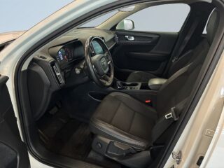 Volvo XC40 T3 Geartronic S&V-Hjul/Psens/Dvärm/Rattvärme/MOMS – bild 7