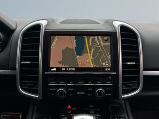 Porsche Cayenne PHEV S E-Hybrid AWD 416hk Drag/Värmare/Kamera/SoV-Hjul – bild 14