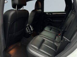 Porsche Cayenne PHEV S E-Hybrid AWD 416hk Drag/Värmare/Kamera/SoV-Hjul – bild 12