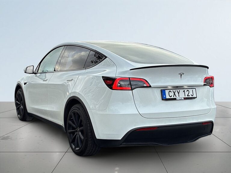 Tesla Model Y Long Range AWD Navi/Elstol/Pano/SoV-Däck/360/Rattvärm