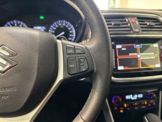 Suzuki S-Cross SX4 1.0 Boosterjet VVT AllGrip Drag Mvärm Kamera SoV – bild 22