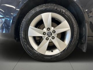 Skoda Fabia 1.2 TSI Ambition Kamkedja/M&K-Värm/Kiruna-körd/S&V-Däck – bild 14