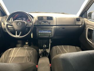 Skoda Fabia 1.2 TSI Ambition Kamkedja/M&K-Värm/Kiruna-körd/S&V-Däck – bild 8