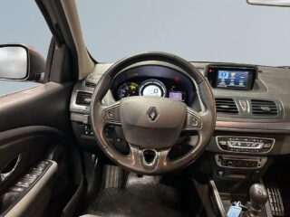 Renault Mégane Grandtour 1.5 dCi LIMITED S&V-Hjul/Dragkrok/M-värm – bild 9