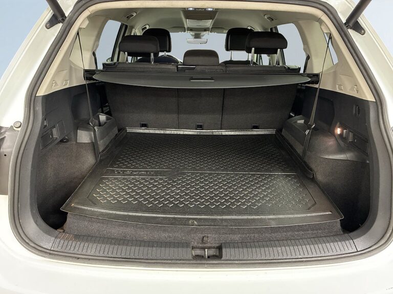 Volkswagen Tiguan Allspace 7-sätes 2.0 TDI 4Motion GT S&V/Drag/Kamera