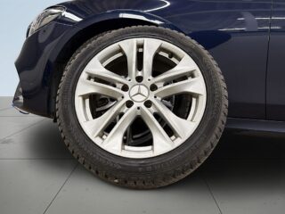 Mercedes-Benz E 220 T d 4MATIC AMG S&V-hjul/Drag/Pano/Burmester/Dvärm – bild 14