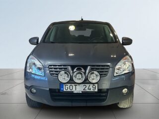 Nissan Qashqai 2.0 Motorvärmare Extraljus Dragkrok S&V-däck Bluetooth – bild 2