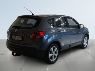 Nissan Qashqai 2.0 Motorvärmare Extraljus Dragkrok S&V-däck Bluetooth – bild 6