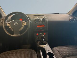 Nissan Qashqai 2.0 Motorvärmare Extraljus Dragkrok S&V-däck Bluetooth – bild 8