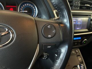 Toyota Auris Hybrid e-CVT Edition 50 S&V/Kamera/Bluetooth/M/Kvärmare – bild 21