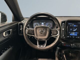 Volvo XC40 D4 AWD R-Design Drag Dvärm 360° H/K Skinn GPS Pano SoV – bild 9