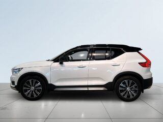 Volvo XC40 D4 AWD R-Design Drag Dvärm 360° H/K Skinn GPS Pano SoV – bild 4