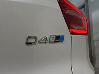 Volvo XC40 D4 AWD R-Design Drag Dvärm 360° H/K Skinn GPS Pano SoV – bild 25