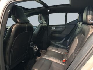 Volvo XC40 D4 AWD R-Design Drag Dvärm 360° H/K Skinn GPS Pano SoV – bild 13
