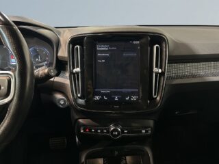 Volvo XC40 D4 AWD R-Design Drag Dvärm 360° H/K Skinn GPS Pano SoV – bild 11