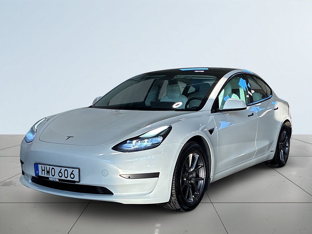 Tesla Model 3 Standard Range Värmare 360 Pano Cockpit Skinn MOMS S&V
