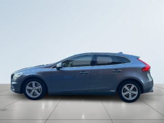 Volvo V40 R-Design Drag/SoV-Däck/Kamera/Psens/MoK-Värmare – bild 4