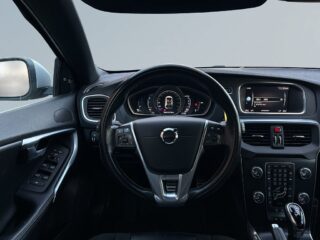 Volvo V40 R-Design Drag/SoV-Däck/Kamera/Psens/MoK-Värmare – bild 9