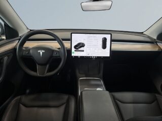 Tesla Model Y Long Range AWD Long Range S&V/Backkamera/Pano/Värmepump – bild 8