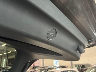 Tesla Model Y Long Range AWD Long Range S&V/Backkamera/Pano/Värmepump – bild 18