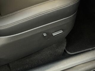 Tesla Model Y Long Range AWD Long Range S&V/Backkamera/Pano/Värmepump – bild 17