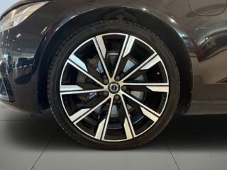 Volvo V90 PLUG-IN T8 AWD R-Design Drag Kamera Värmare CarPlay S&V – bild 14