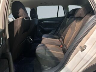Skoda Octavia Scout 2.0 4×4 Drag Dvärm Kamera CarPlay Rattvärme SoV MOMS – bild 13