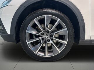 Skoda Octavia Scout 2.0 4×4 Drag Dvärm Kamera CarPlay Rattvärme SoV MOMS – bild 14