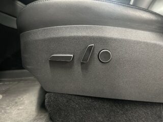 Tesla Model Y Long RangeAWD MOMS/Drag/360°/förkond/skinn/Pano/S&Vdäck – bild 19