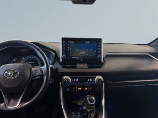 Toyota RAV4 PHEV Style Premium MOMS JBL-ljud Värmare 360° HuD S&V – bild 11
