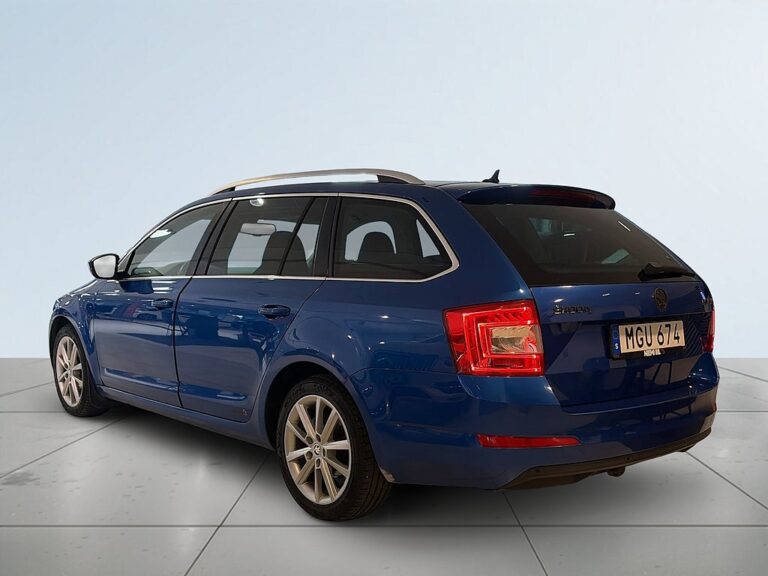 Skoda Octavia Kombi Style Dragkrok Mvärmare LED-ramp Farthållare S&V