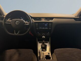 Skoda Octavia Kombi Style Dragkrok Mvärmare LED-ramp Farthållare S&V – bild 8
