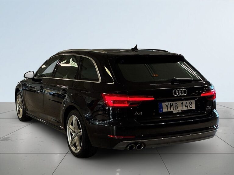 Audi A4 Avant quattro Dragkrok Cockpit Navigation Rattvärme S&V