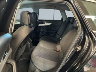 Audi A4 Avant quattro Dragkrok Cockpit Navigation Rattvärme S&V – bild 13